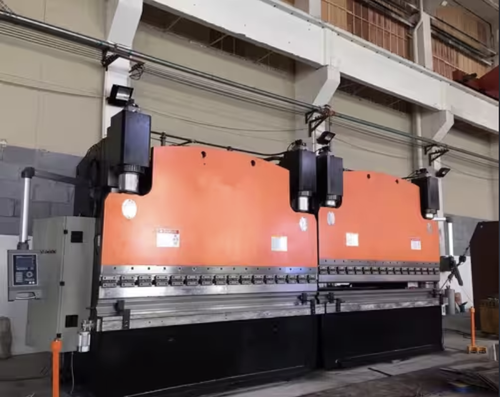 mais recente caso da empresa sobre Cliente tailandês impulsiona fabricação de aço com 4000KN hidráulico CNC Tandem Press Brake Bending 6400mm