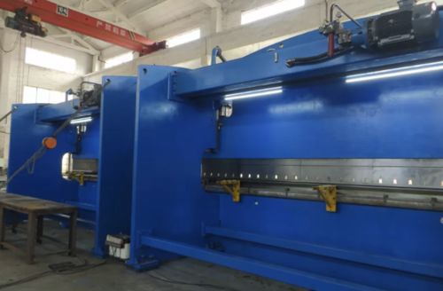 Últimas notícias da empresa sobre Revolutionizing Metalworking: The Rise of CNC Tandem Press Brakes