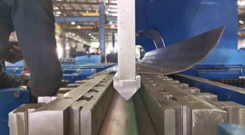 Últimas notícias da empresa sobre Double Taper Rate Conical Pole/Octagonal Pole Tooling For Press Brake Machine