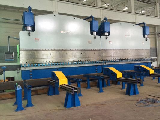 Prensa Dobradeira Hidráulica Tandem CNC com Força de Trabalho de 2X1200 Toneladas e Comprimento de Mesa de 2X6250mm para Longa Vida Útil