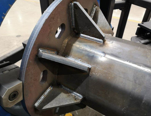 Máquina de solda de placa de base e flange do robô CMC