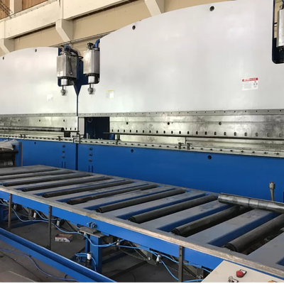 Prensa Dobradeira Hidráulica Tandem CNC com Força de Trabalho de 320 Toneladas e Comprimento de Mesa de 6000 mm com Sistema CNC DELEM DA53T