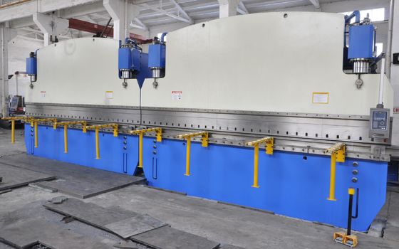 Freio de prensa tandem CNC 1600 toneladas de força de trabalho, fabricando mastro alto e monopolo