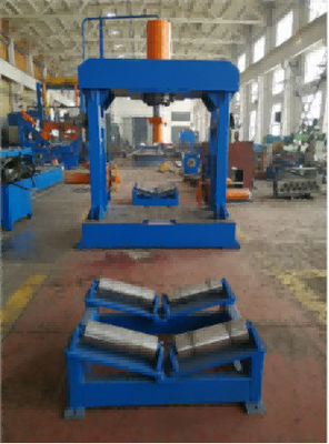 pólo claro grande de 1000mm próximo e que endireita a máquina para a torre da transmissão