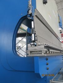 Máquina hidráulica automática completa do freio da imprensa da chapa metálica de um CNC de 63 toneladas