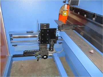 Máquina hidráulica automática completa do freio da imprensa da chapa metálica de um CNC de 63 toneladas