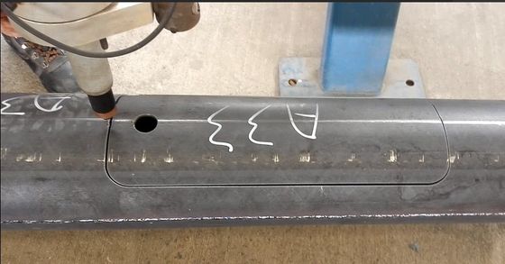 Máquina de corte de portas de postes de luz de 2500 mm, máquina de corte de portas de postes de luz de plasma CNC