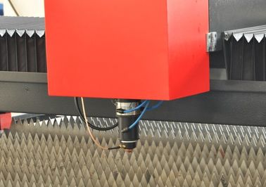 máquina de corte 1500 x 3000 do laser do CNC YAG da elevada precisão 500W para a chapa metálica