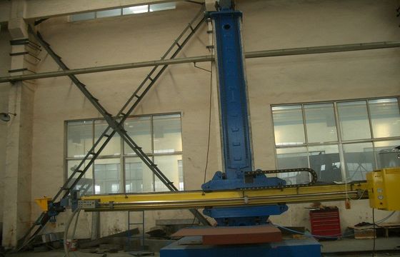 Máquina de soldadura automática com tracção de elevação vertical de 4000 mm e diâmetro aplicável de 700-4000 Φ mm para a soldadura de grandes tubos de água